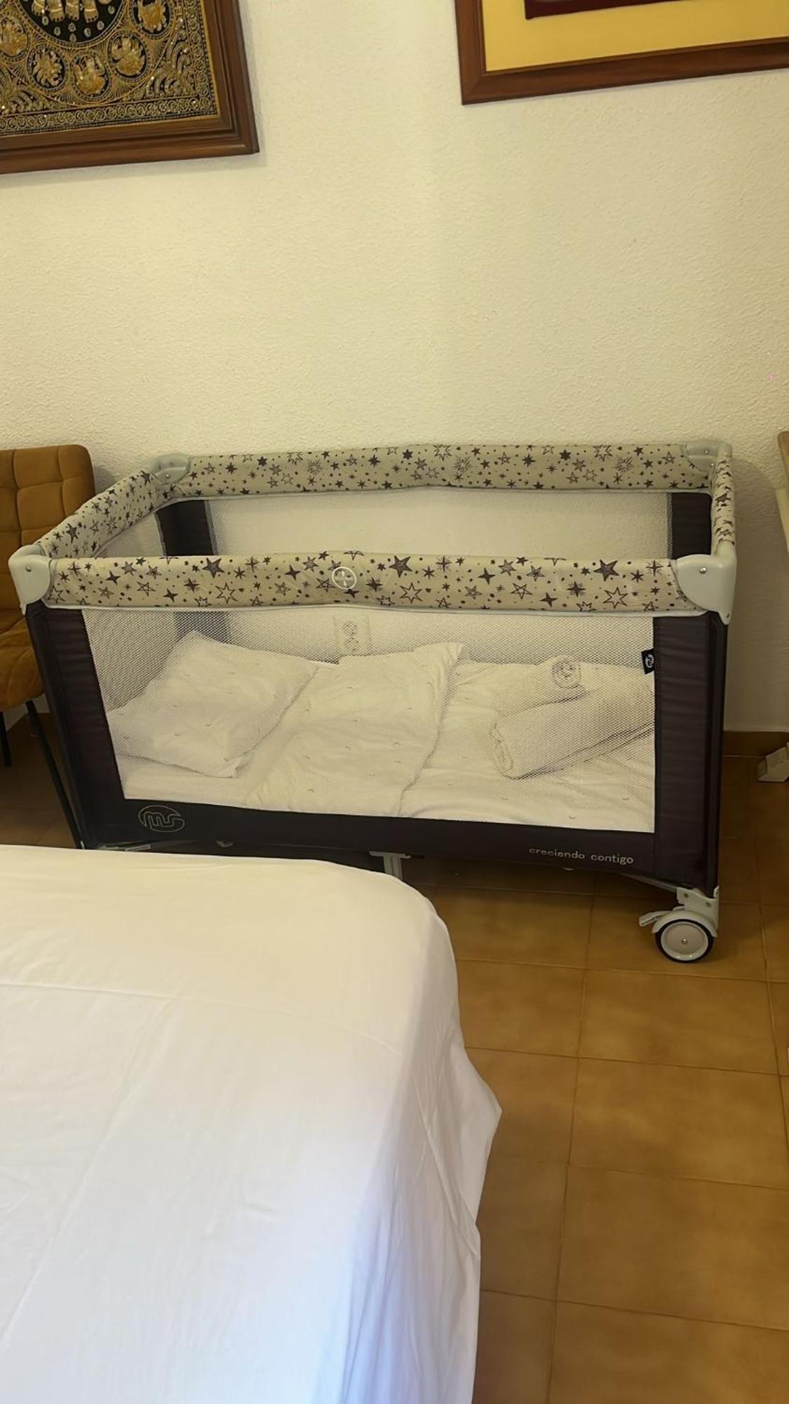 Chalet Adosado En Urbanizacion Con Precioso Jardin 데니아 외부 사진